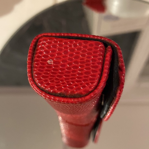 * RARE * Winnie the Pooh red leather mirror lipstick case The Disney Store - Picture 8 of 9